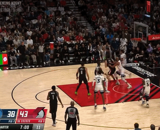 布鲁克林篮网迎法国杯关键赛，国际比赛日门线救险，目标明确，轮换策略成焦点(布鲁克林篮网微博)